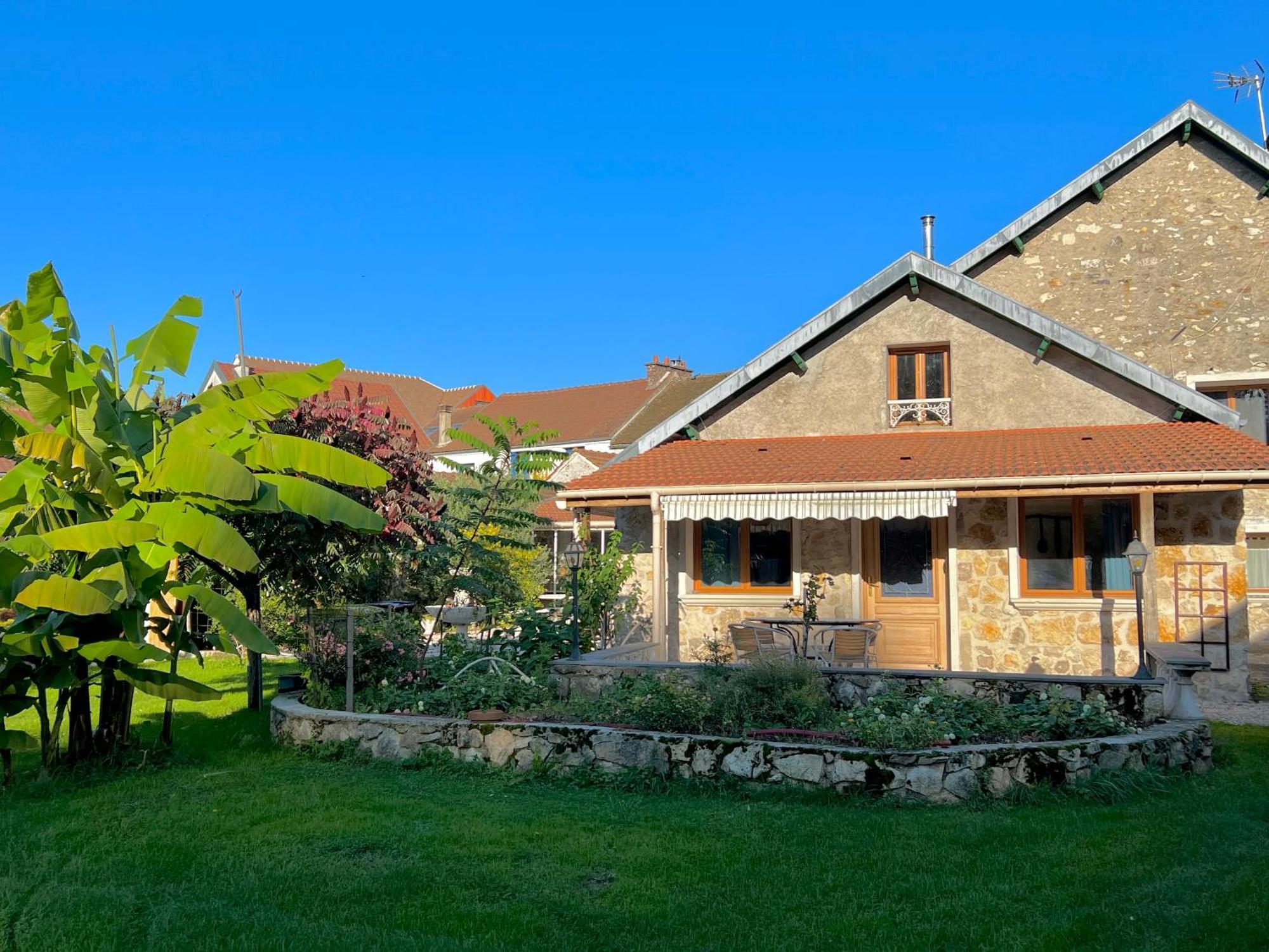 Joumana tourisme Gouvernes Exterior foto